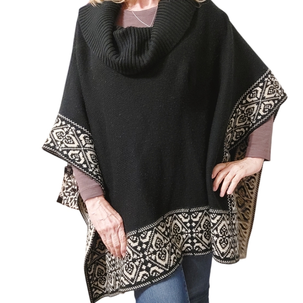 Black Rivet Poncho Sweater - Picture 4 of 8